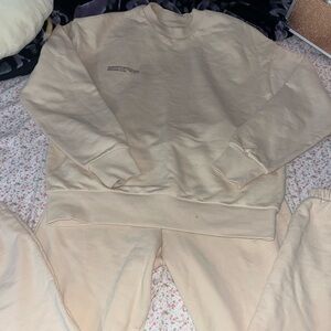 The cutest two piece Pangaia crewneck and sweats set😻😻